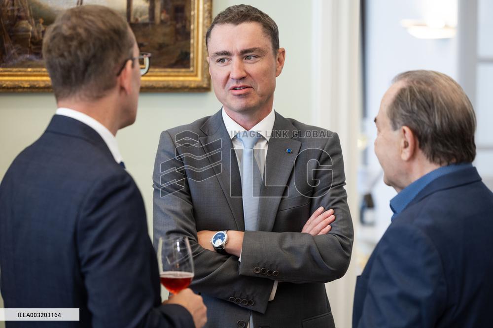 Annual prime ministers' meeting