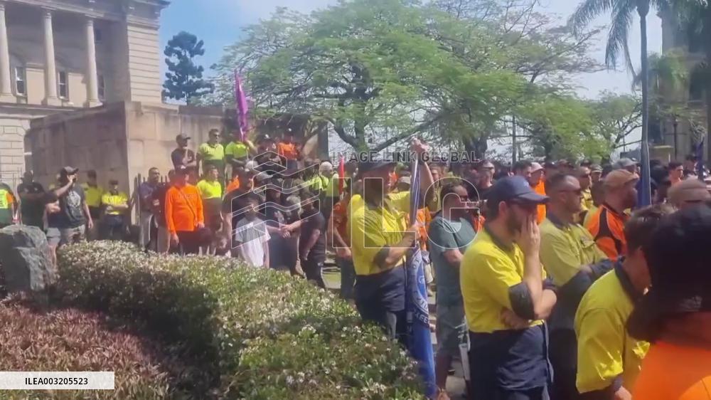 Australia: Thousands Of Constructions Workers Protest Against CFMEU Takeover 4