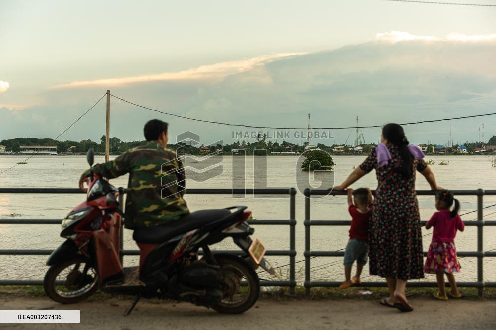 Mekong Water Level Rises - Vientiane