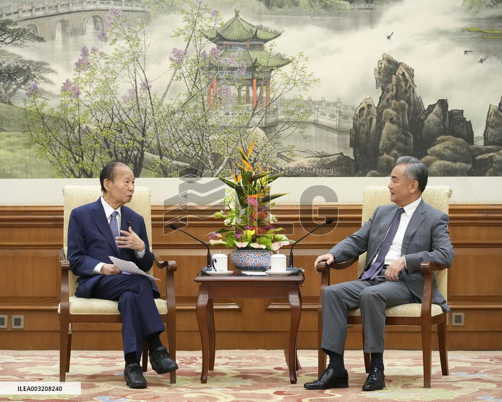 Ex-LDP secretary general Nikai in Beijing