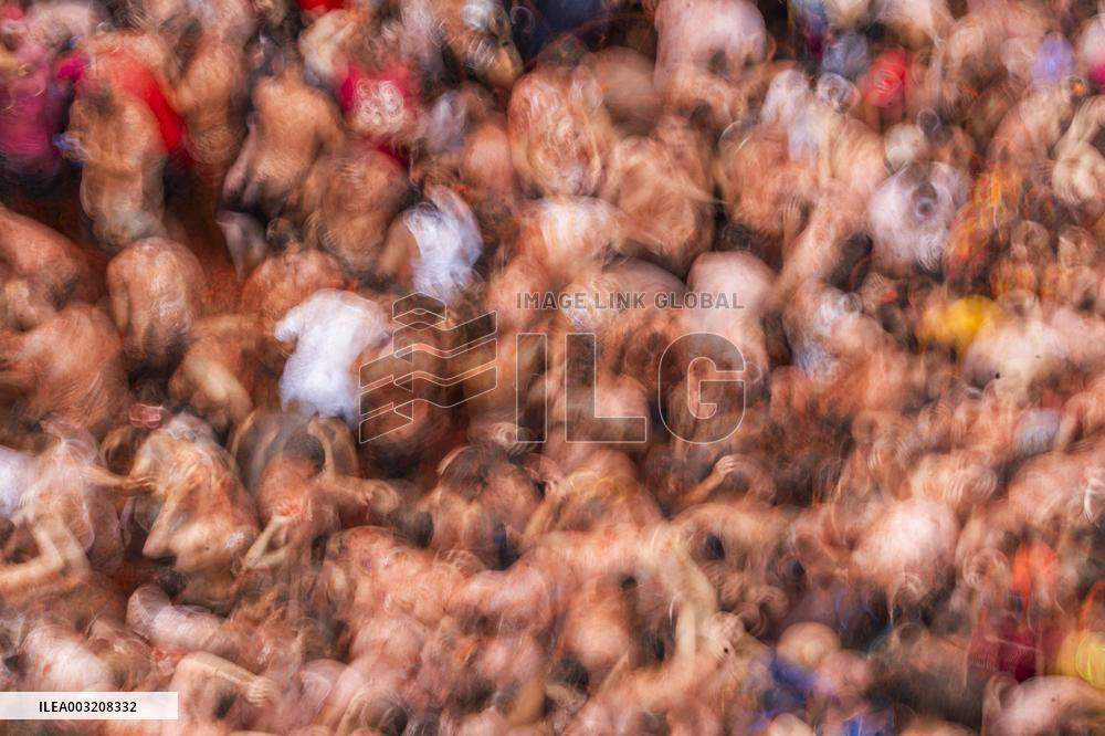 Tomatina De Bunol - Spain