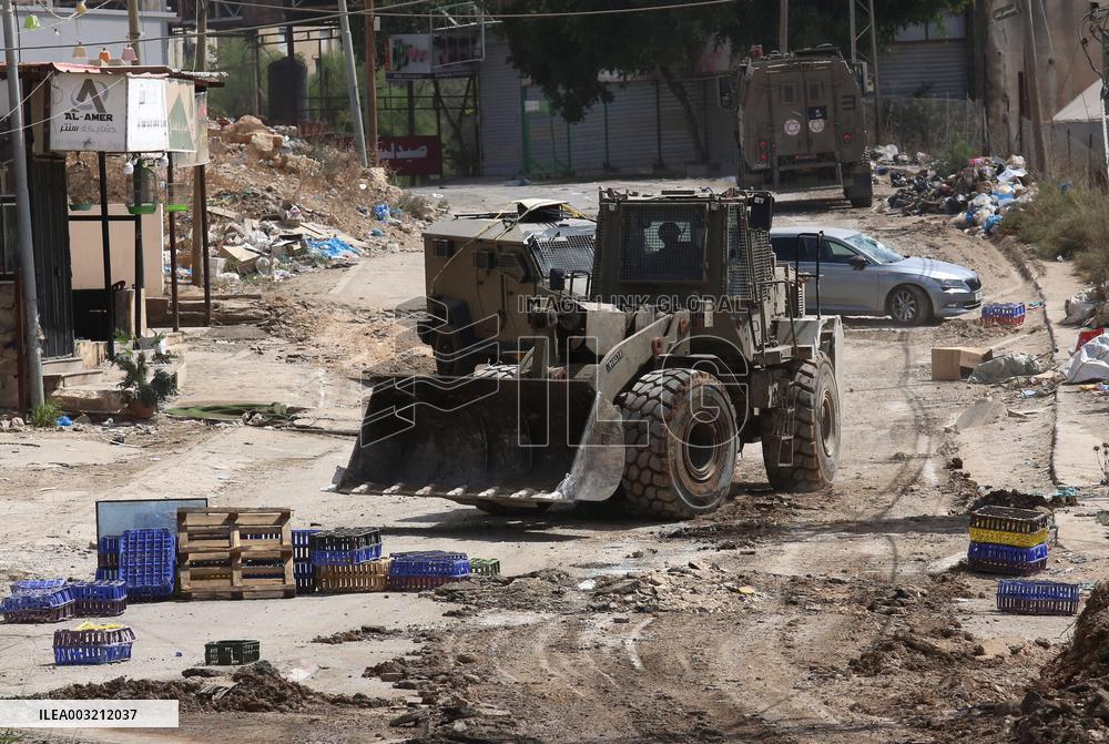 Israel Launches Large-Scale Raid - West Bank