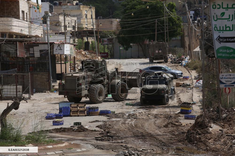 Israel Launches Large-Scale Raid - West Bank
