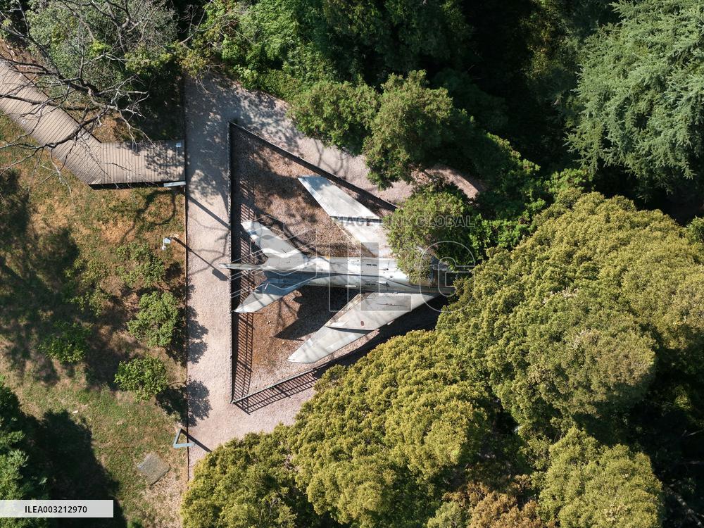 An Abandoned Combat Aircraft in Guiyang