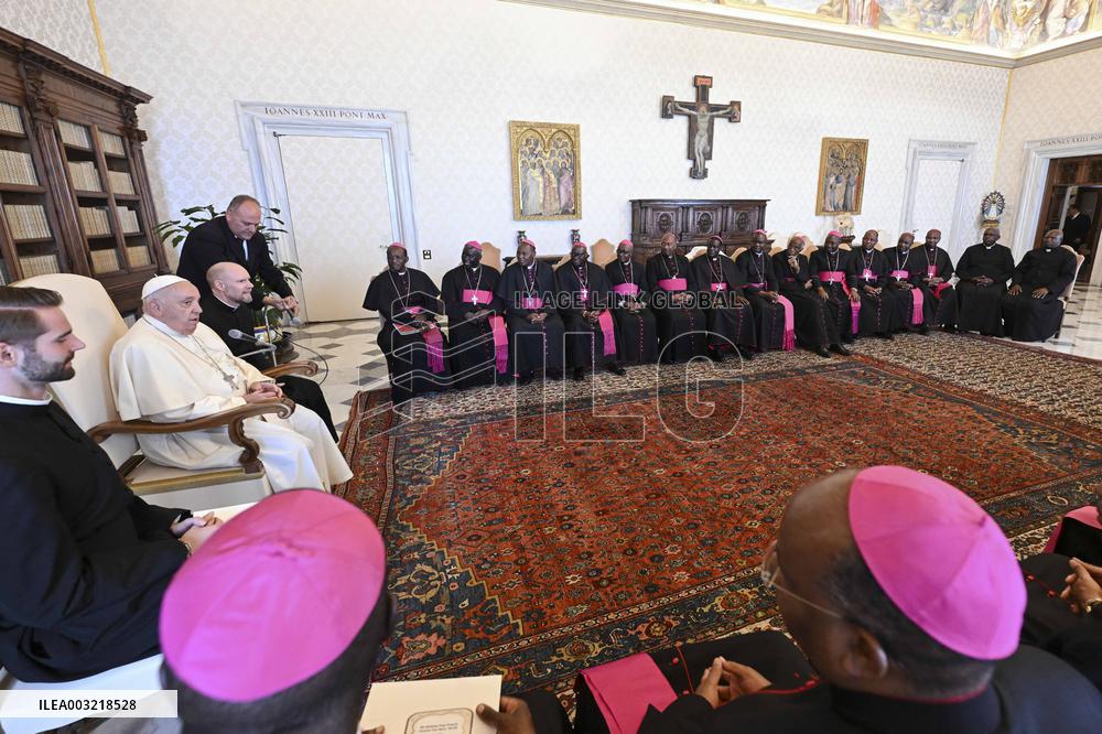 Pope Francis Holds A Private Audience - Vatican