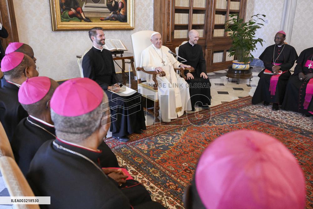 Pope Francis Holds A Private Audience - Vatican