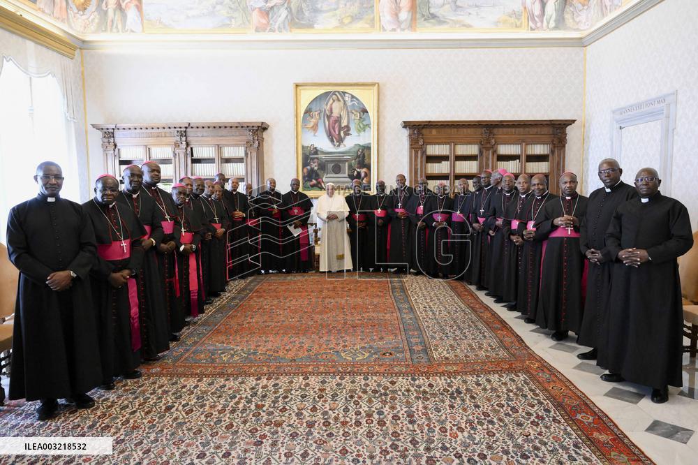 Pope Francis Holds A Private Audience - Vatican