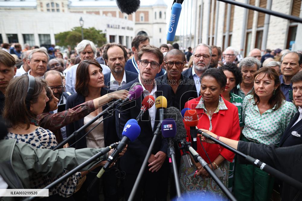 Anti-NFP Socialist Party members at PS Summer Campus - Blois - Bela