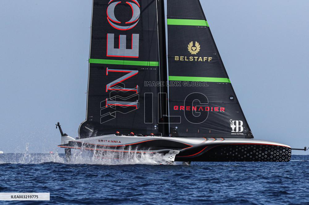 - Vela - America's Cup - Louis Vuitton Cup - Round Robin 1 & 2