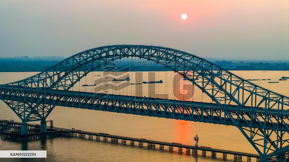 Chang-Tai Yangtze River Bridge Construction in Taixing