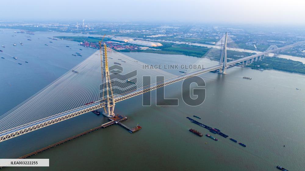 Chang-Tai Yangtze River Bridge Construction in Taixing