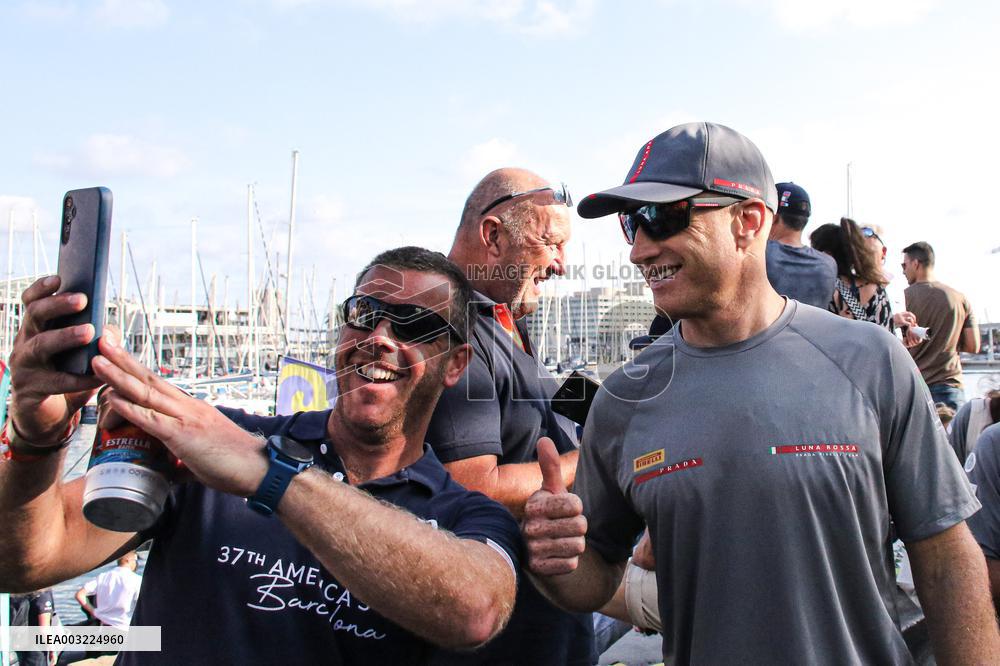 - Vela - 37th America's Cup Louis Vuitton Team Presentation