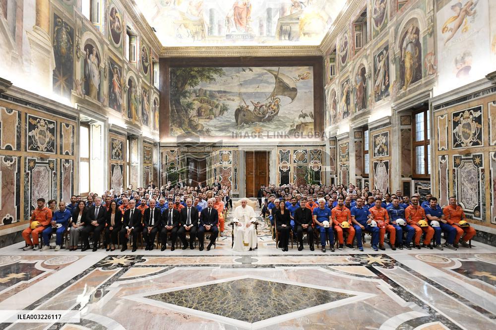 Pope Francis Meets Members Of A Clean Energy Company - Vatican