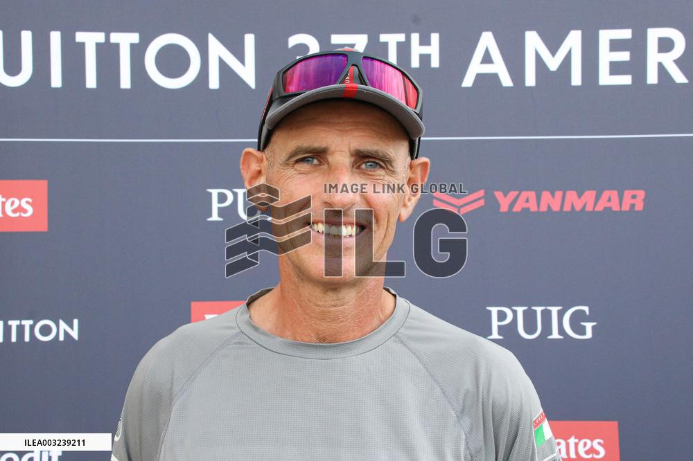 - Vela - America's Cup - Louis Vuitton Cup - Round Robin 1 & 2