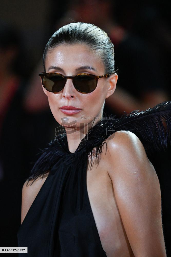 Venice Wolfs Premiere