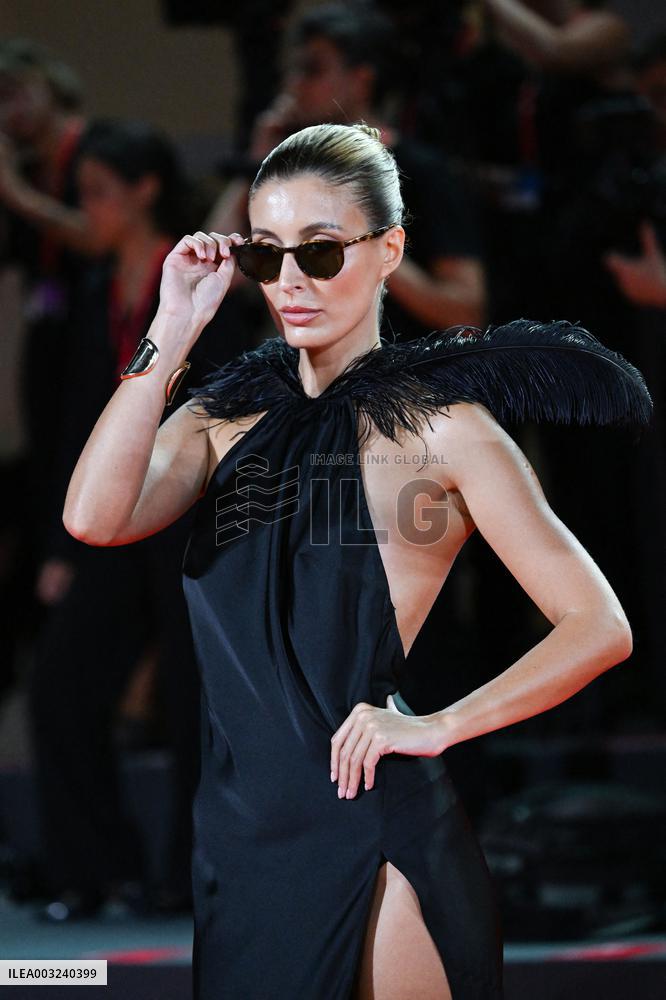 Venice Wolfs Premiere