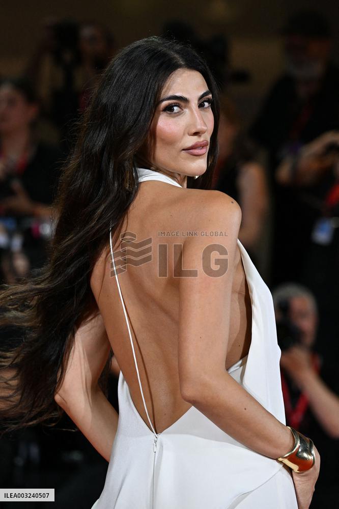 Venice Wolfs Premiere