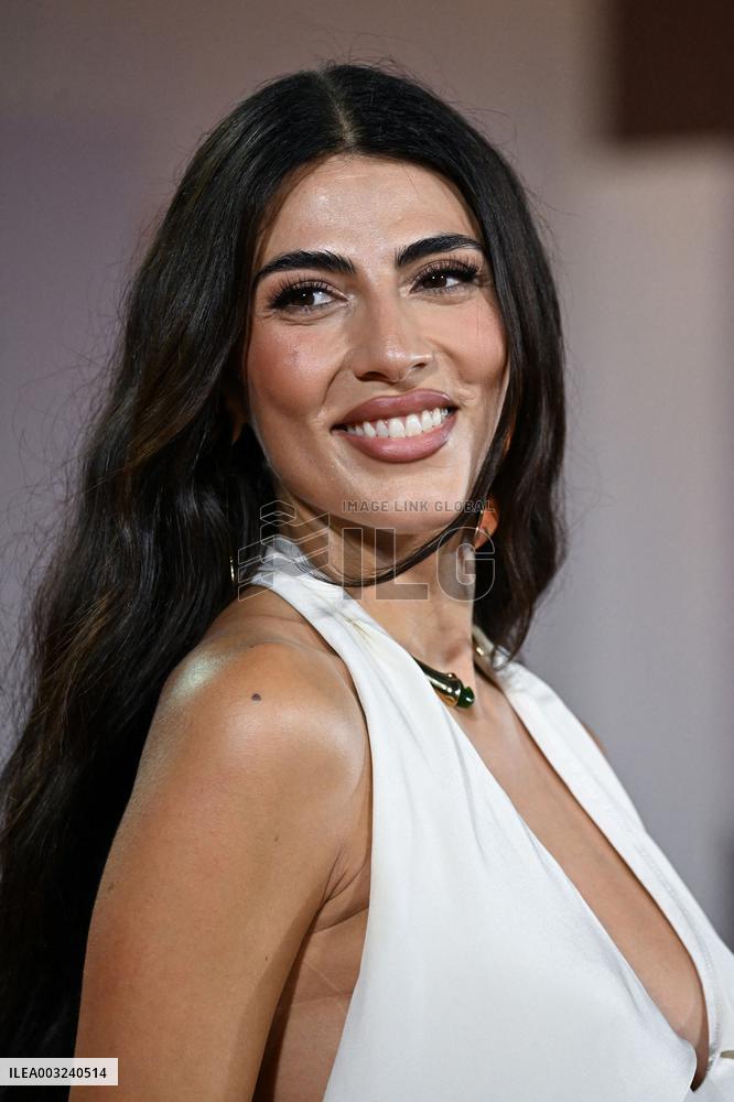 Venice Wolfs Premiere
