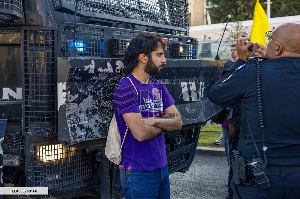 Protestors Block Roads - Jerusalem