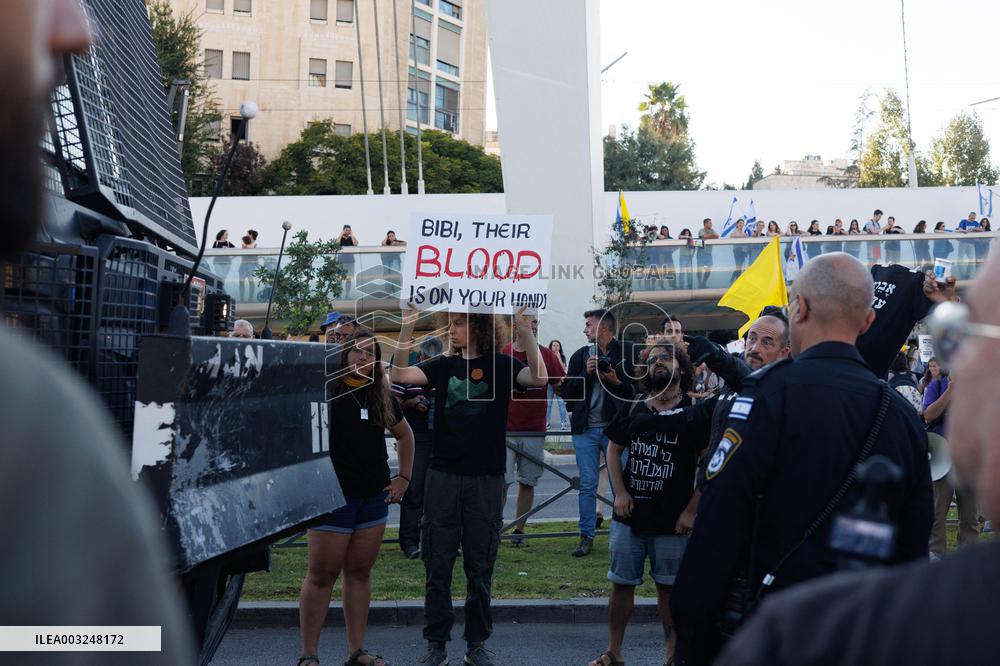 Protestors Block Roads - Jerusalem