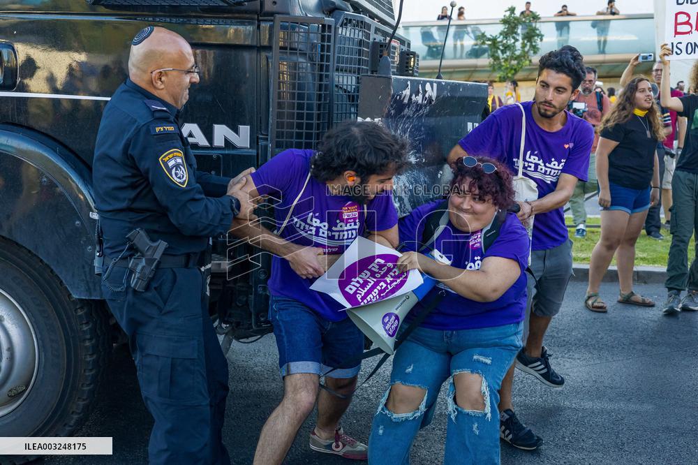 Protestors Block Roads - Jerusalem