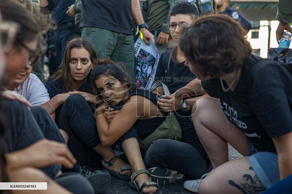 Protestors Block Roads - Jerusalem