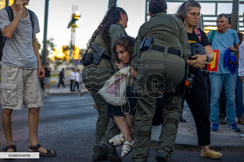 Protestors Block Roads - Jerusalem