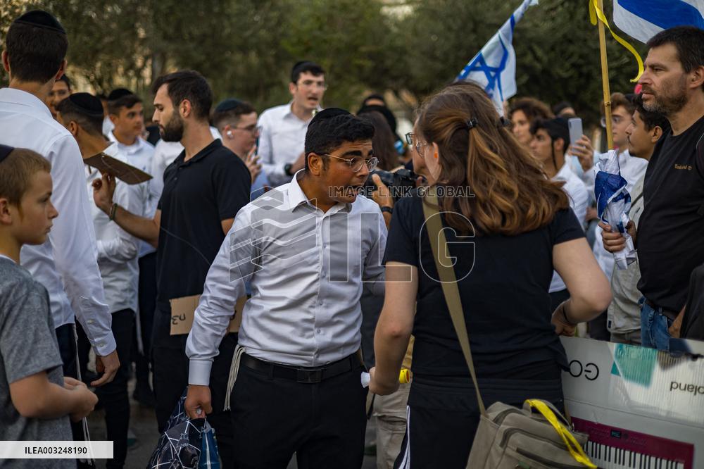 Protestors Block Roads - Jerusalem