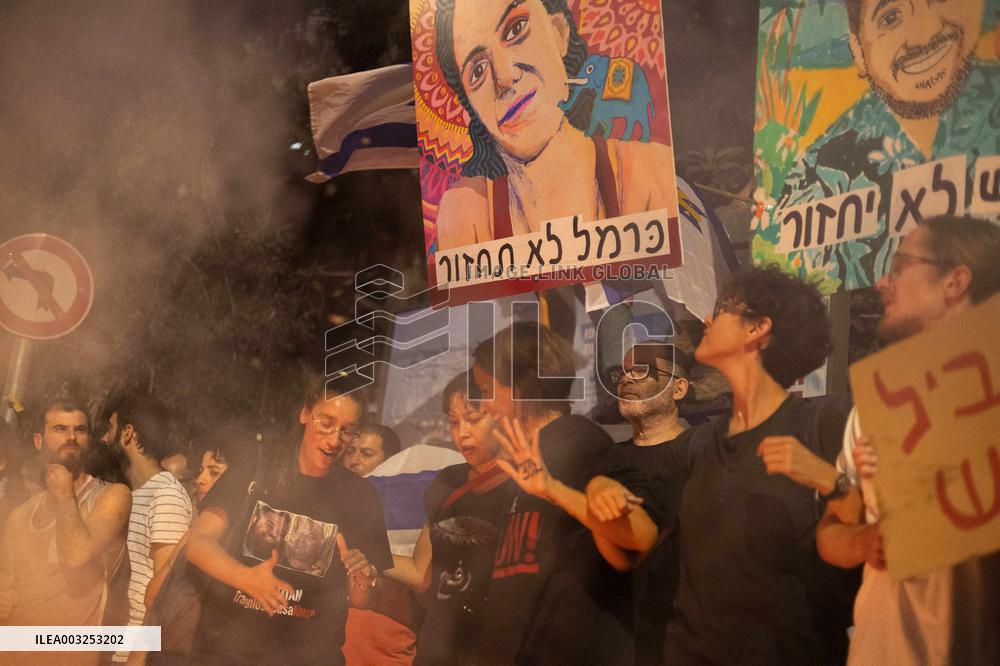 Anti-Government Protest Outside Netanyahu’s Home - Jerusalem