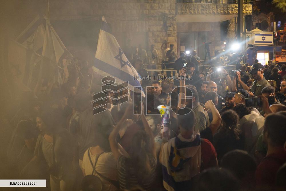 Anti-Government Protest Outside Netanyahu’s Home - Jerusalem