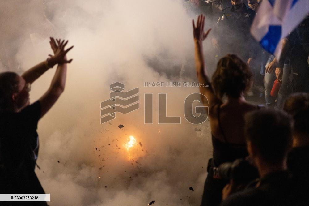 Anti-Government Protest Outside Netanyahu’s Home - Jerusalem