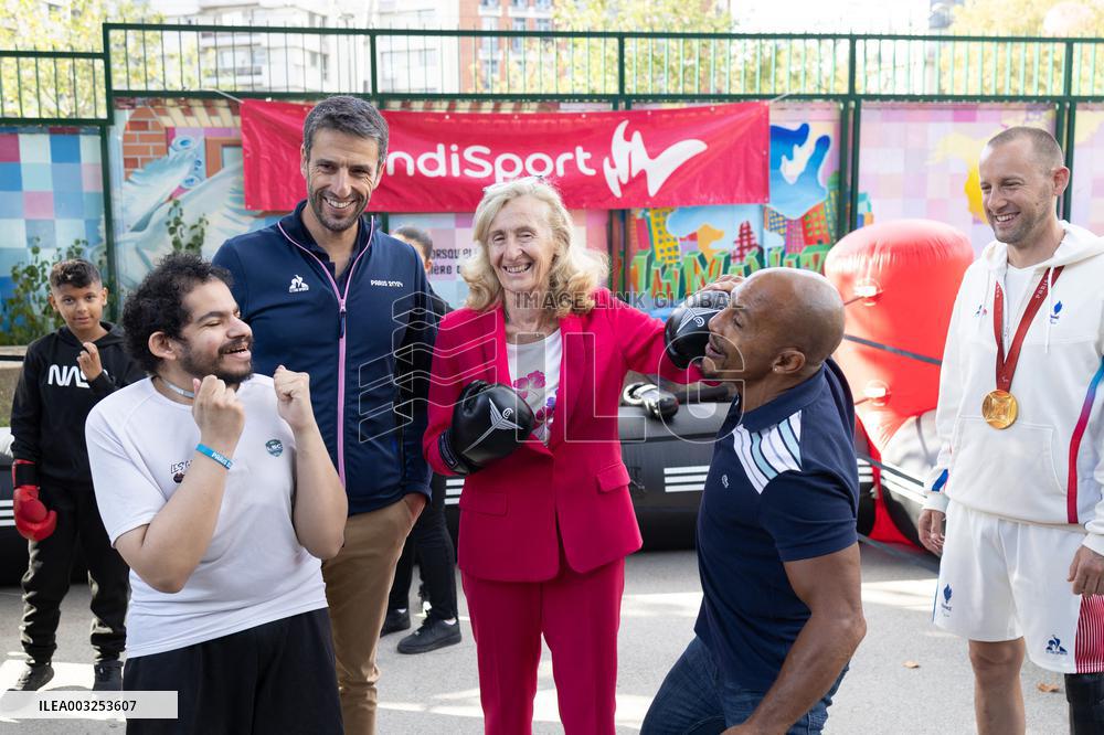 Mini Club in a School during the Paralympic Games - Paris