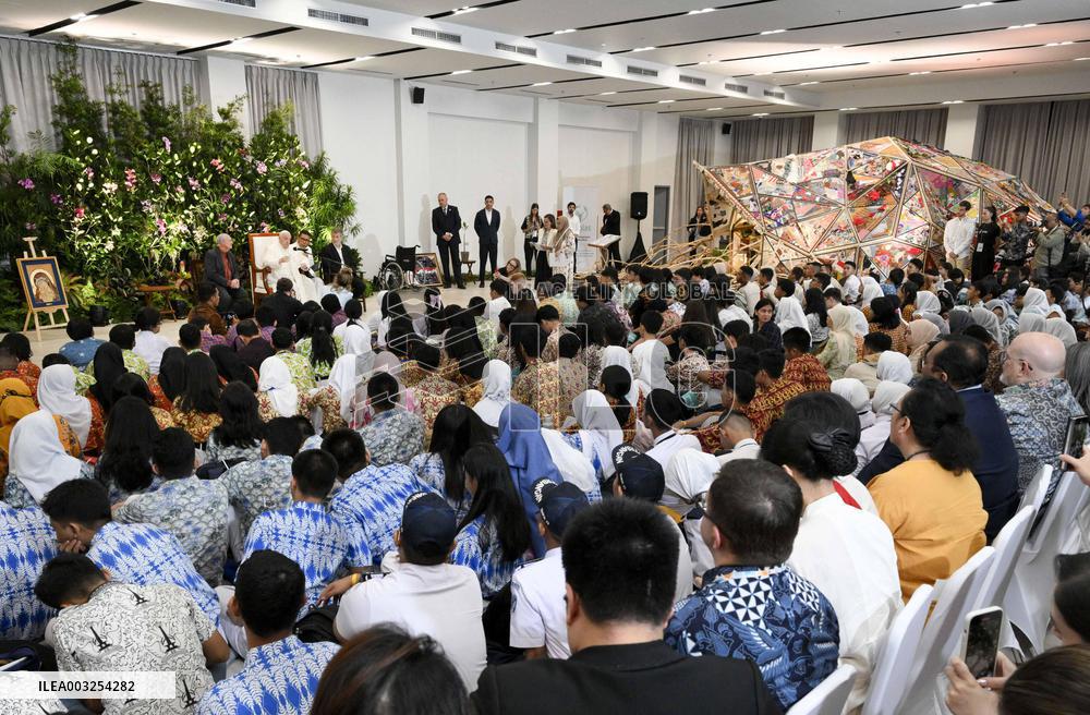 Pope Francis Meets With Young People Of Scholas Occurrentes - Jakarta