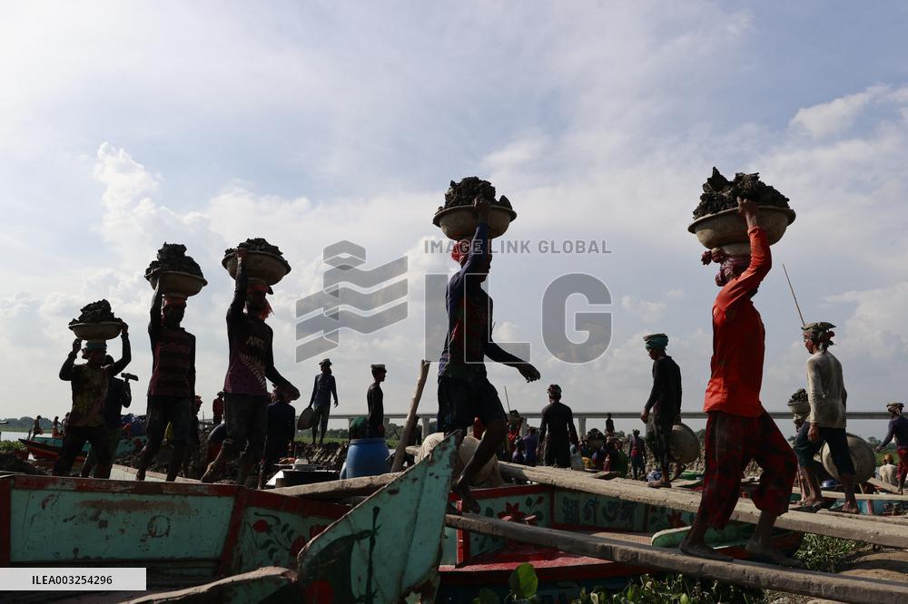 Workers Unload Earth From Meghna River - Dhaka