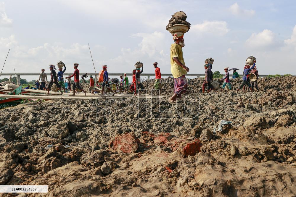 Workers Unload Earth From Meghna River - Dhaka