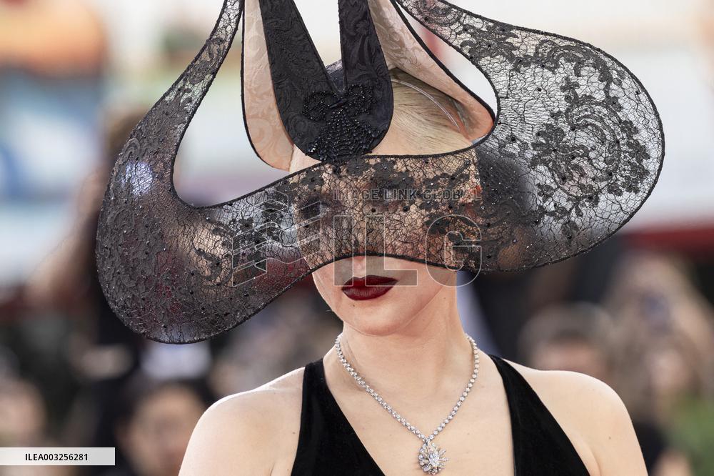 81st Mostra - Lady Gaga And Fiance Walk The Red Carpet