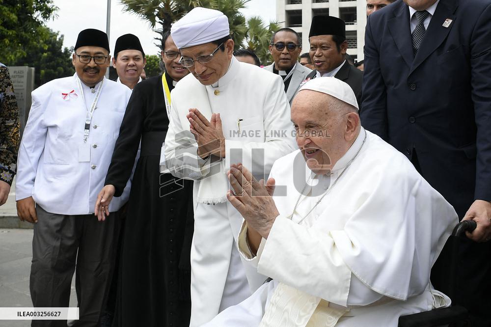 Pope Francis At Interreligious Meeting - Jakarta