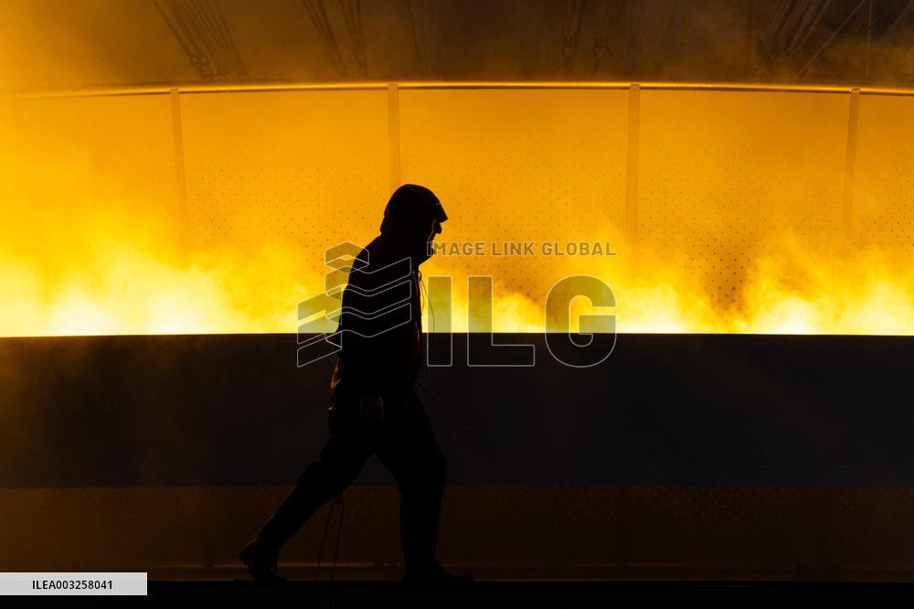 Flight Of The Olympic And Paralympic Cauldron - Paris