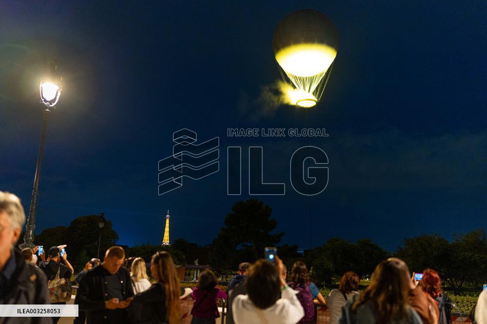 Flight Of The Olympic And Paralympic Cauldron - Paris
