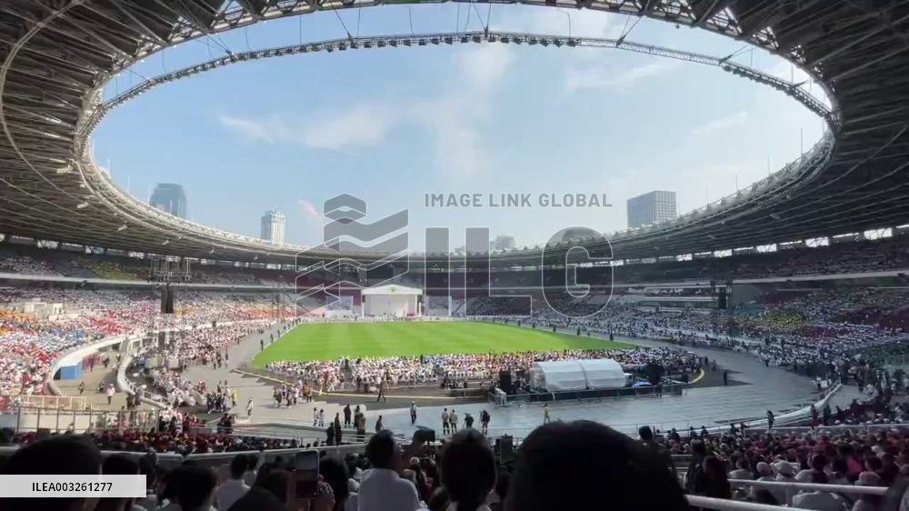 Indonesia: Tens Of Thousands Of Catholics Join Mass With Pope Francis In Jakarta