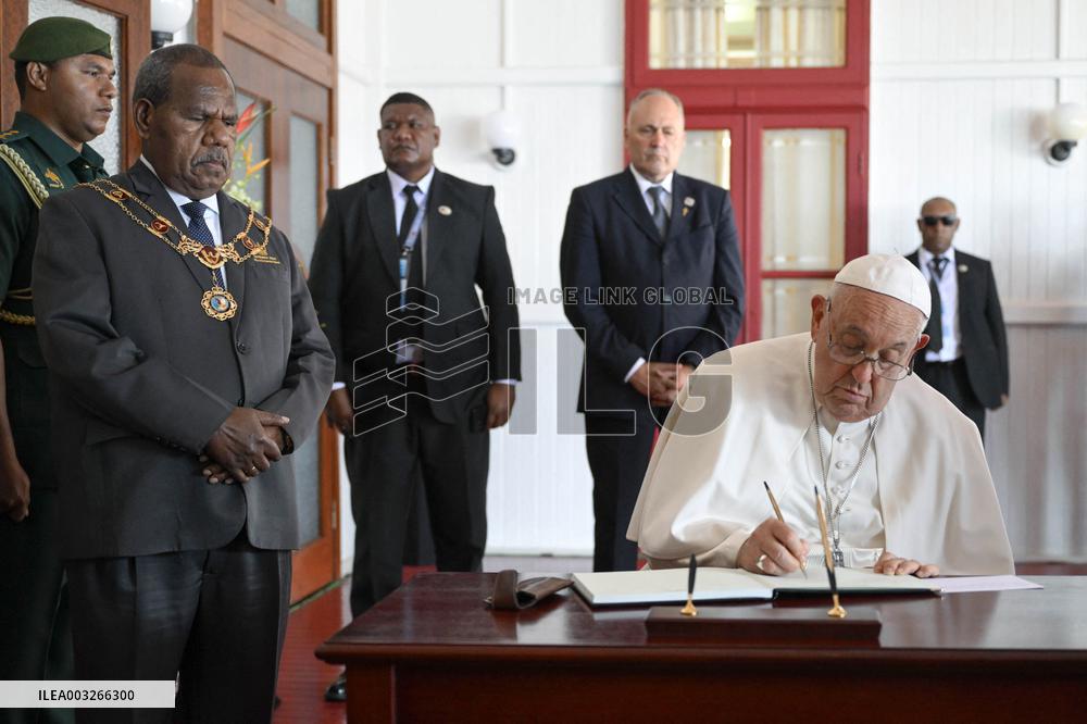 Pope Francis At Government House - Papua New Guinea