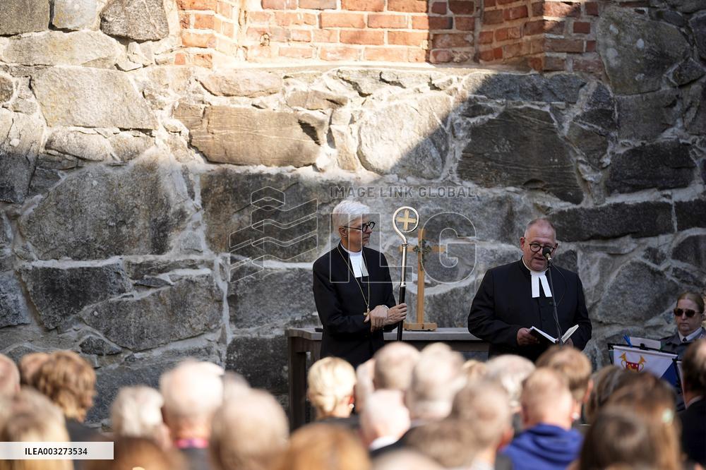 Finnish skulls are reburied