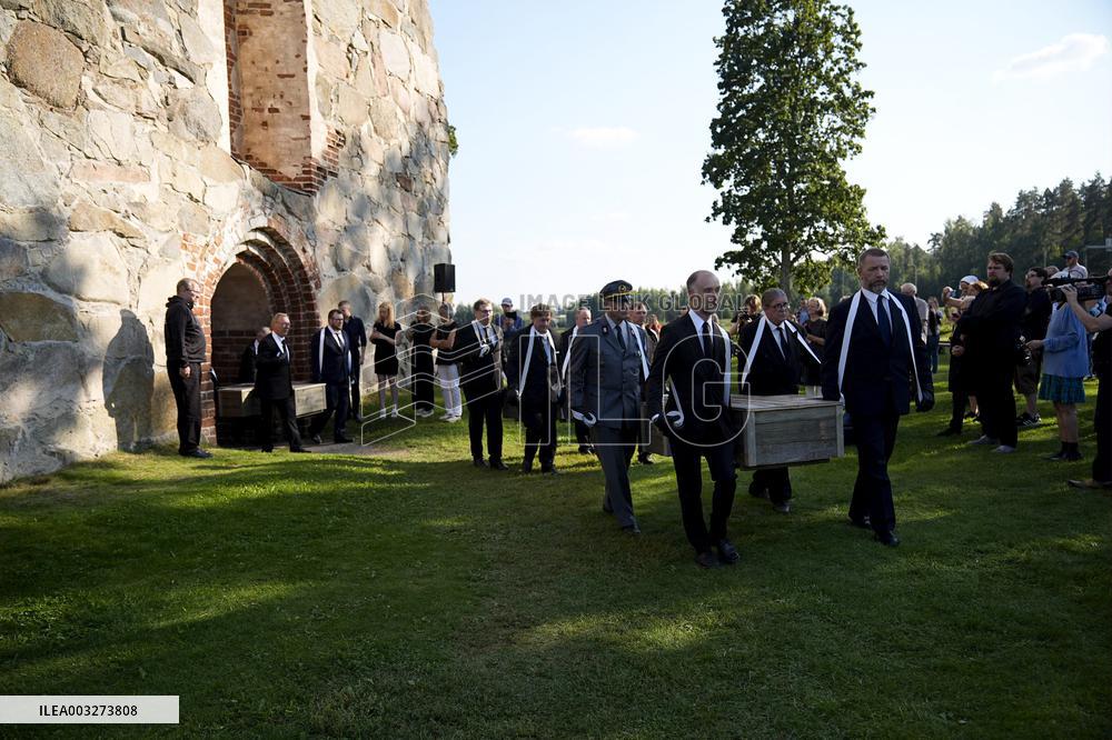 Finnish skulls are reburied