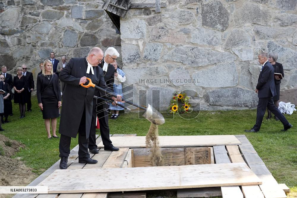 Finnish skulls are reburied