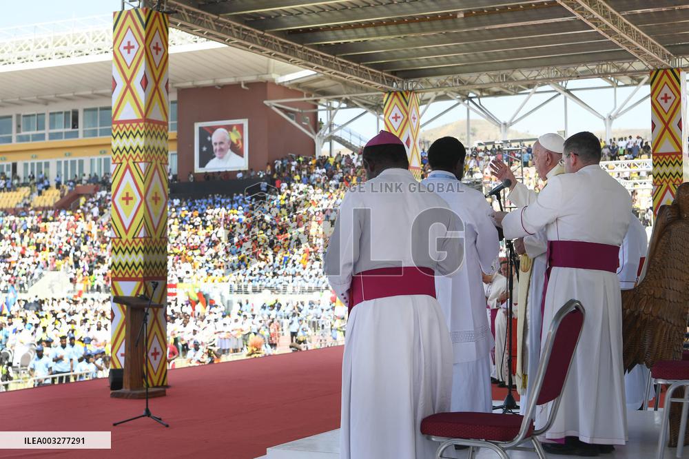 Pope Francis Meets Young People - Papua New Guinea