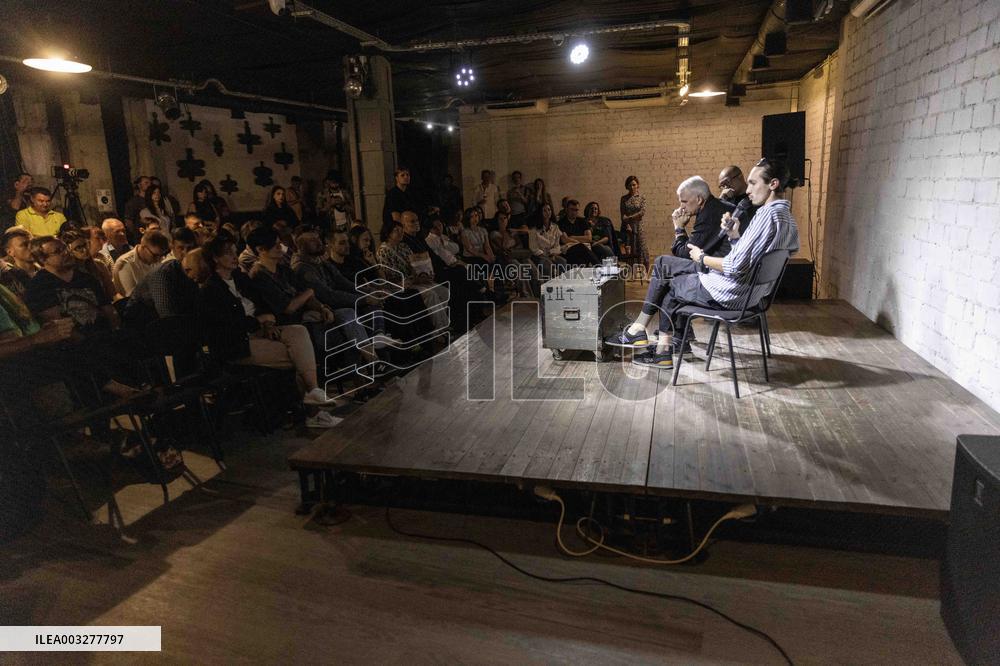 Timothy Snyder Meets With Intellectuals - Kharkiv