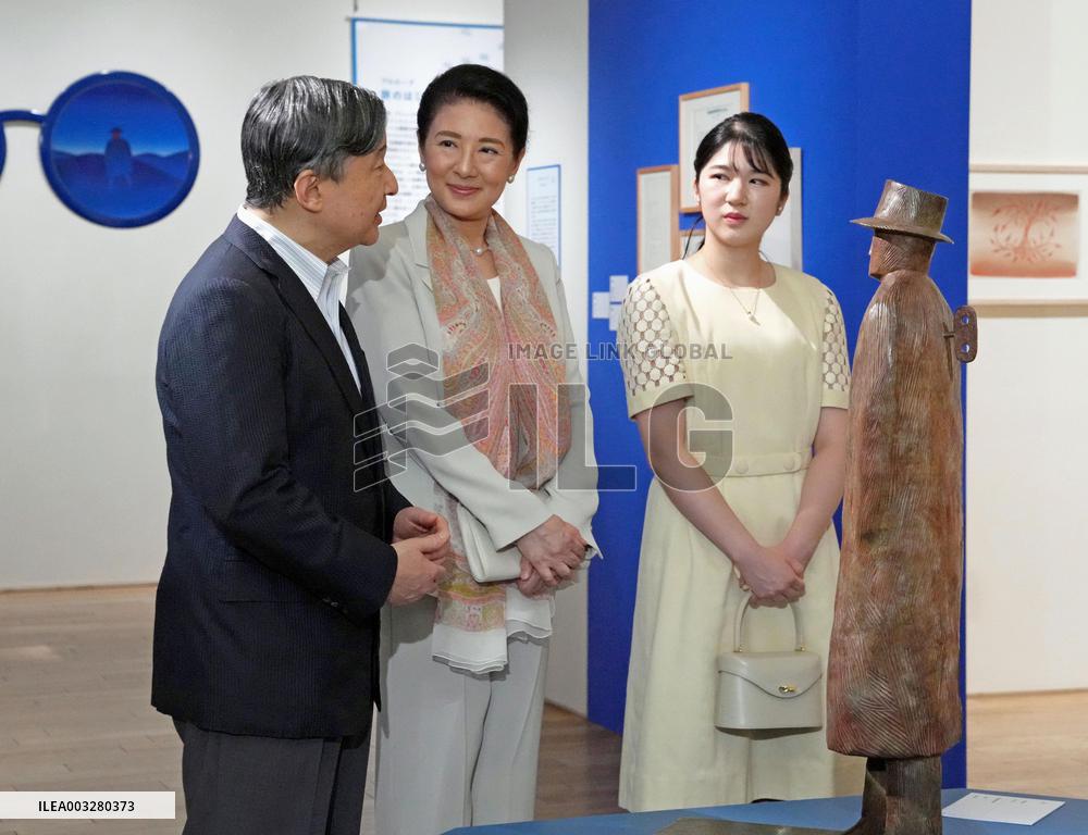 Japan imperial family at art exhibition