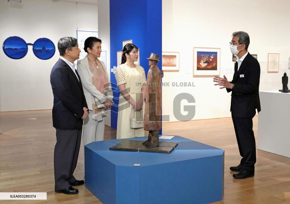 Japan imperial family at art exhibition