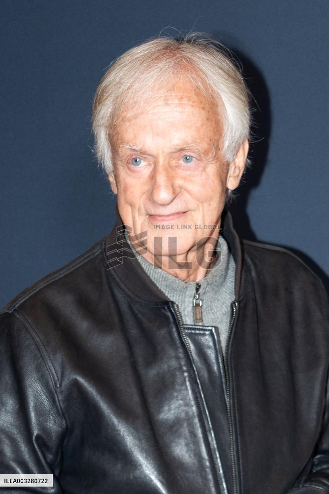 Le Fil Premiere - Paris