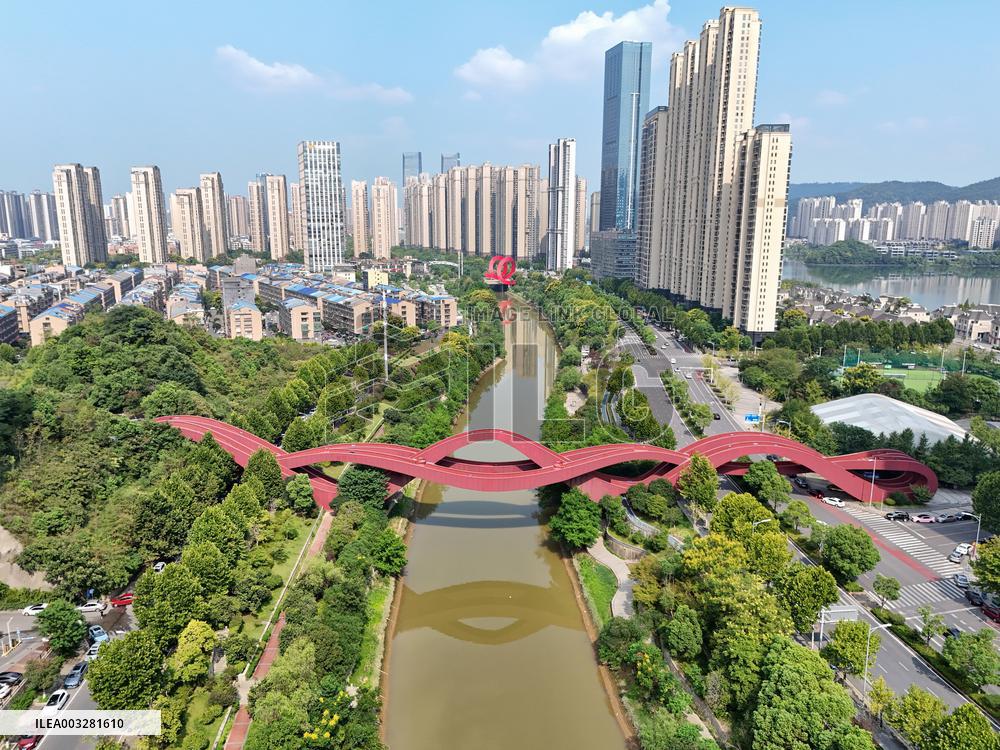 The Sexiest Bridge Shaped Like Chinese Knotting in Changsha